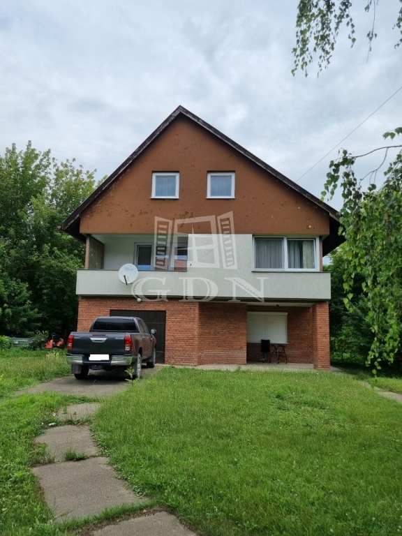 For sale Szabadbattyán Family House